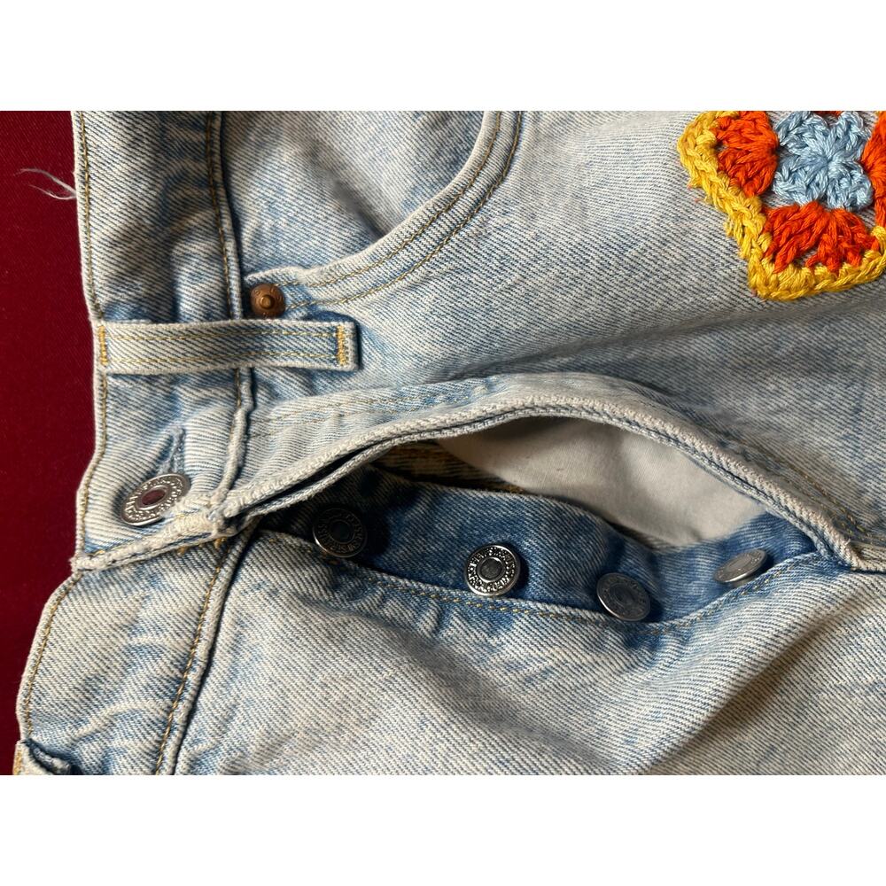 Reworked Vintage Levi’s 501 Upcycled Crochet Patch Distressed Denim Shorts W28 - Picture 2 of 7